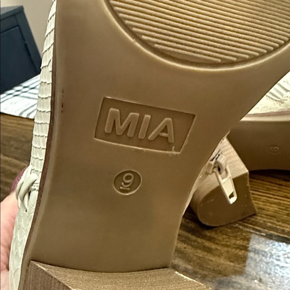 MIA Cream Textured Ankle Boots